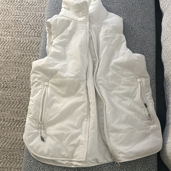 Vuori Women’s Canyons Vest, Bright White - Picture 3 of 3